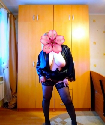 Живу в Москве и готова порадовать тебя своей утонченностью. Мои услуги - это настоящее искусство соблазна 🌟. Раскрываю все твои скрытые желания и приношу море наслаждения. Своими нежными прикосновениями и экспертными умениями я осуществляю самые смелые фантазии. Для тебя я сделаю многое, чтобы превзойти все ожидания. Клиенты отмечают мою красоту и интеллект, а также отдельные нюансы, которые делают нашу встречу незабываемой. Для знакомства можешь посмотреть мои фото, чтобы убедиться в этом. Я гарантирую конфиденциальность и комфорт. Позволь мне показать тебе, как вкусно может быть жить в Москве! 🌹💋 784, 34 года