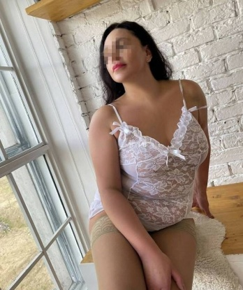 Опытная, раскрепощенная и умелая. Готова предложить море удовольствия и незабываемых впечатлений. Приглашаю к себе в атмосферу страсти и релаксации! 1601, 37 лет