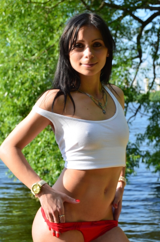 Соблазнительная красотка с шаловливыми глазами приглашает в гости для незабываемого отдыха и полного расслабления. Гарантирую тебе нежность, страсть и удовольствие! 19322, 22 года